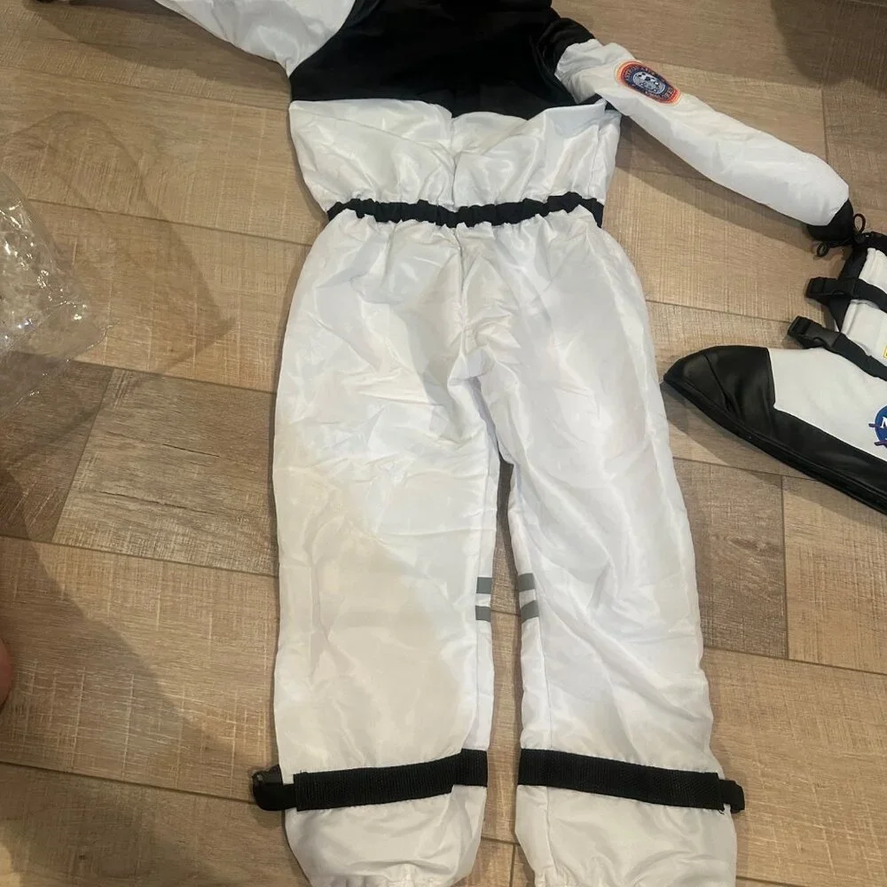 NASA ASTRONAUT KIDS HALLOWEEN COSTUME AND BOOTS SMALL 4-6 YEARS